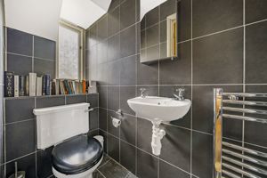 En-suite- click for photo gallery